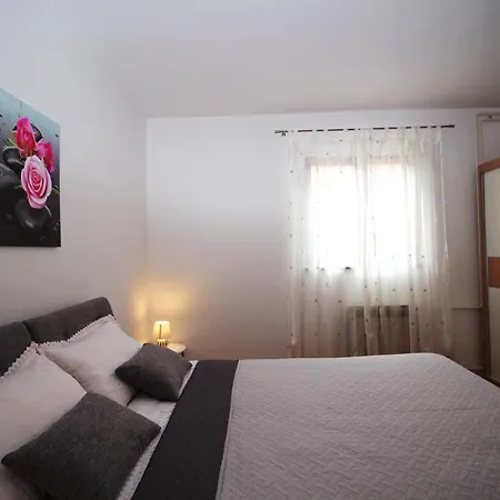 Apartment Zara Апартаменти Задар